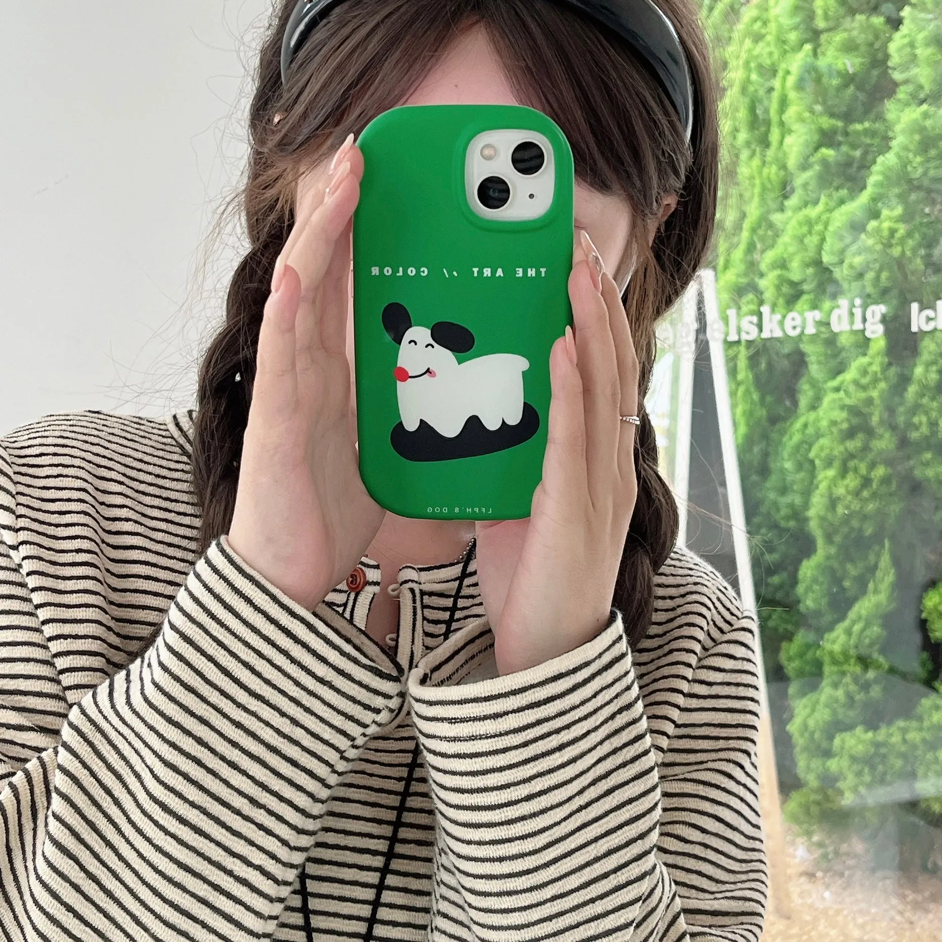 Cute Designer Silicon Oval Shape Case for iPhone ( The Art Of Dog )