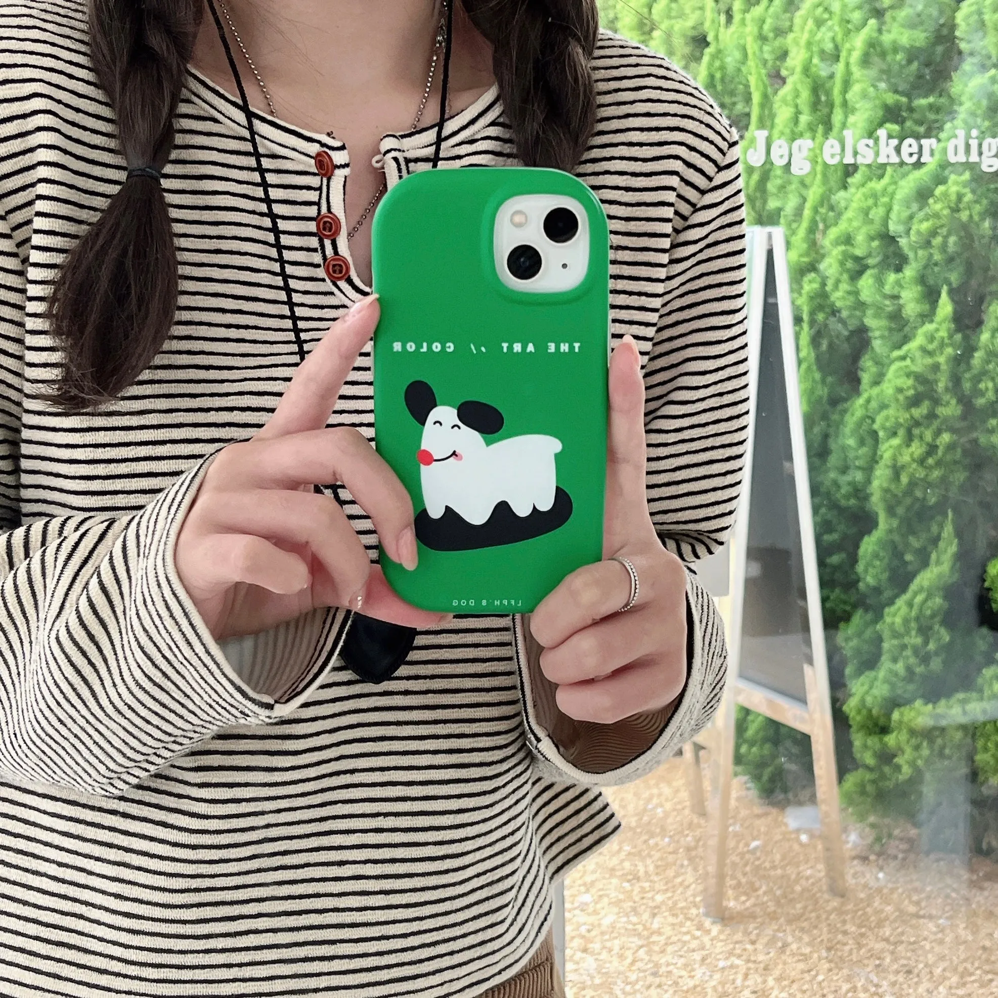 Cute Designer Silicon Oval Shape Case for iPhone ( The Art Of Dog )