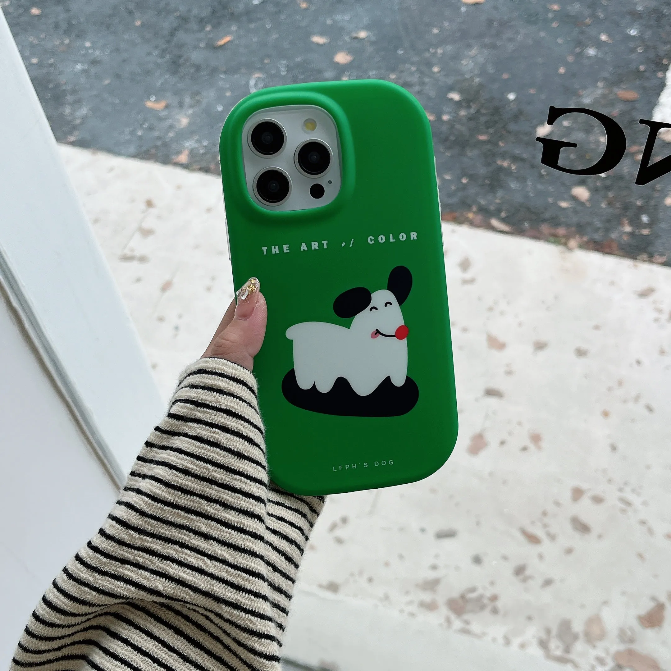 Cute Designer Silicon Oval Shape Case for iPhone ( The Art Of Dog )